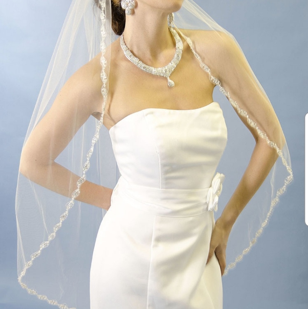 Ansonia Bridal Veil NWT